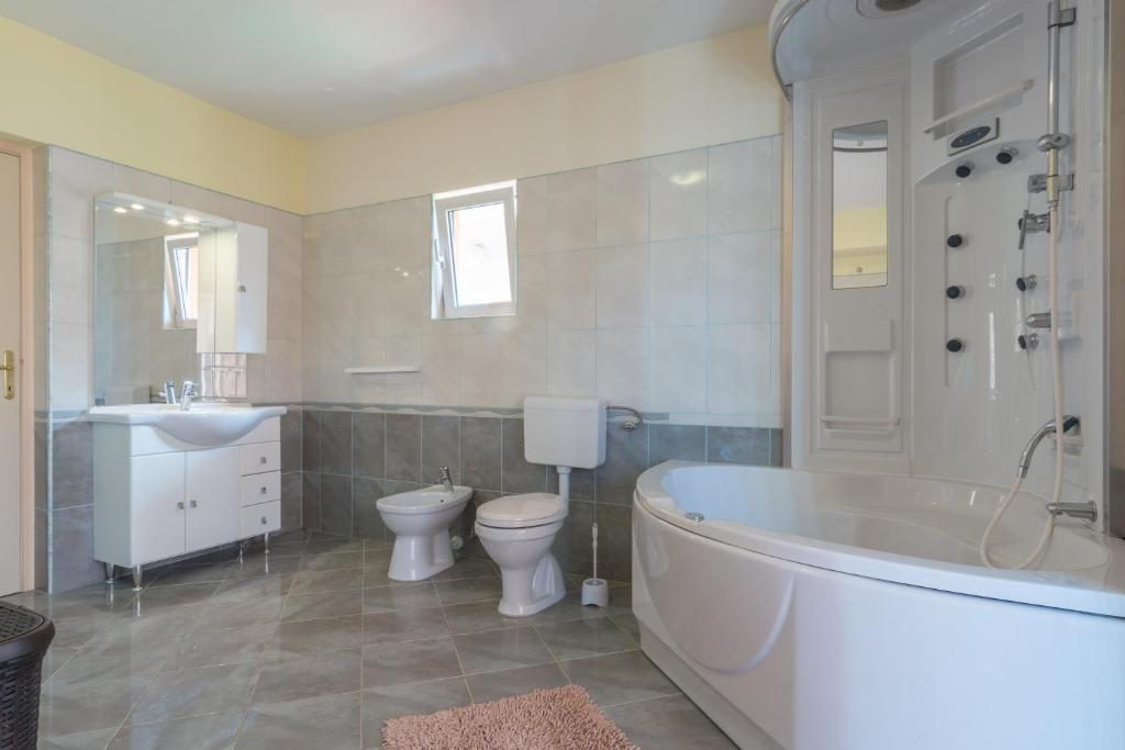 Kúpeľňa v ubytovaní Holiday Home Matela