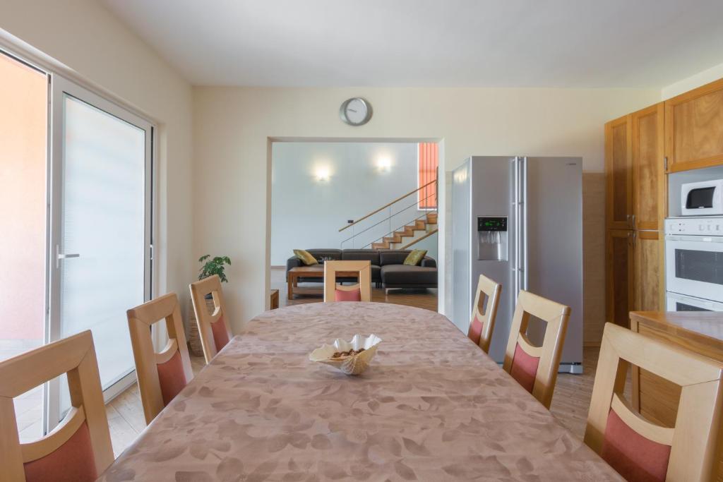 Kuchyňa alebo kuchynka v ubytovaní Holiday Home Matela