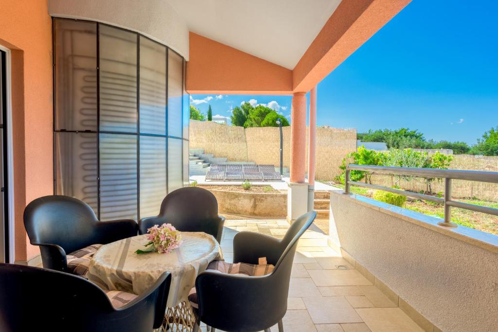 Balkón alebo terasa v ubytovaní Holiday Home Matela