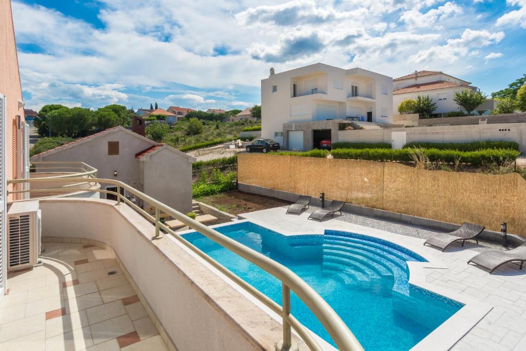 Bazén v ubytovaní Holiday Home Matela alebo v jeho blízkosti