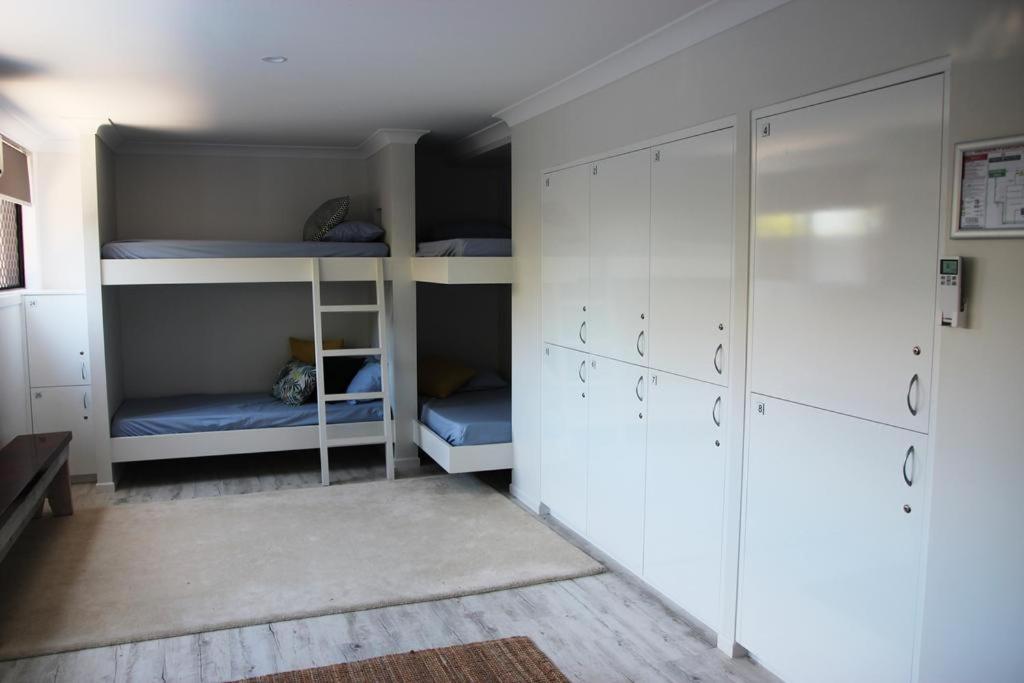 Postel nebo postele na pokoji v ubytování Yeppoon Beachhouse