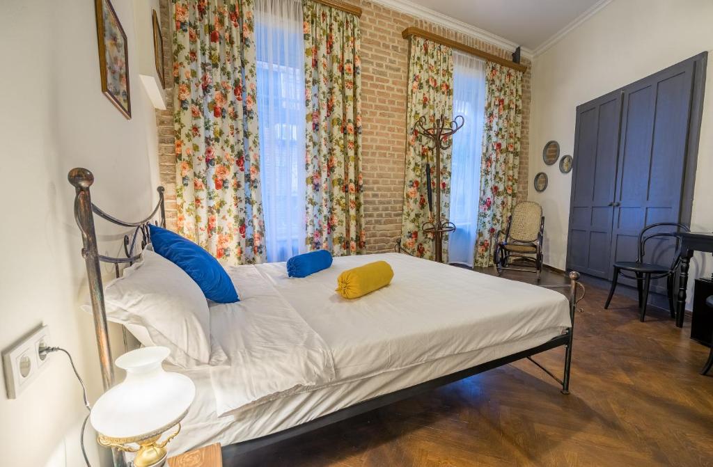 Postel nebo postele na pokoji v ubytování Doors Meidan Design Hotel