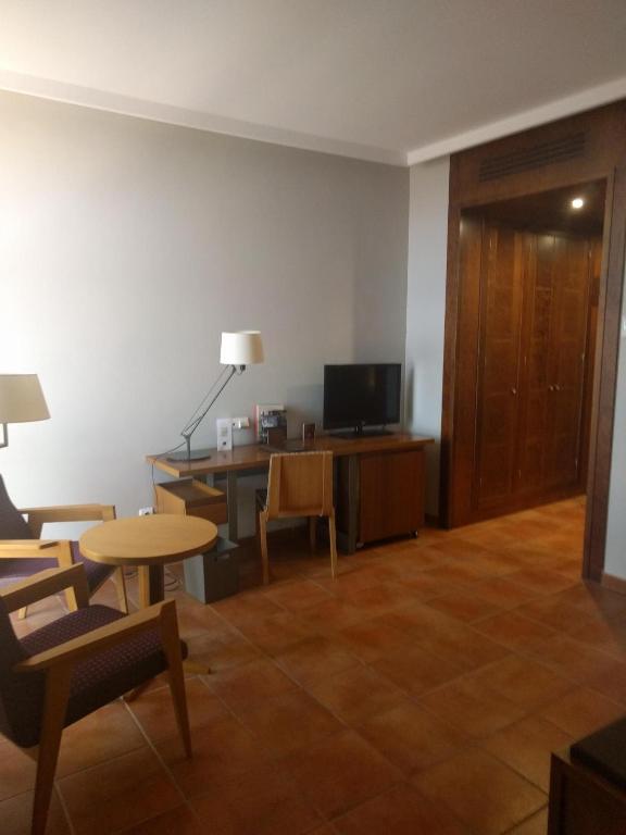 Una televisión o centro de entretenimiento en Parador de Lorca