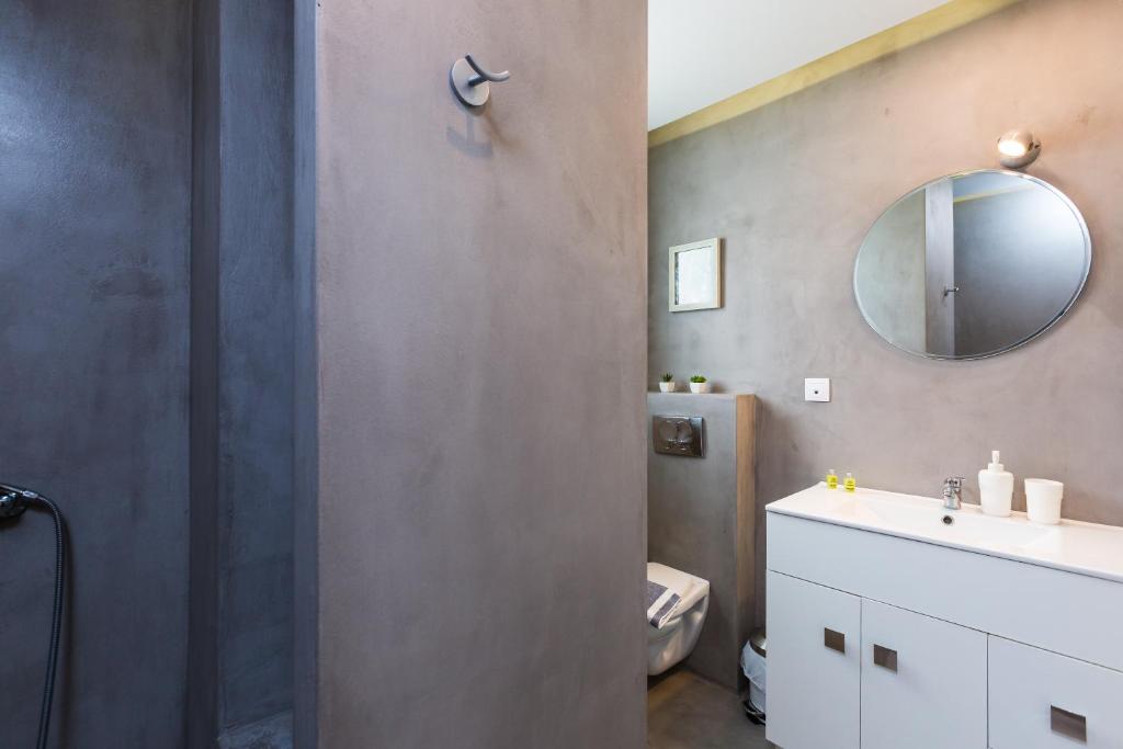 Meltemi Coast Suites - 8