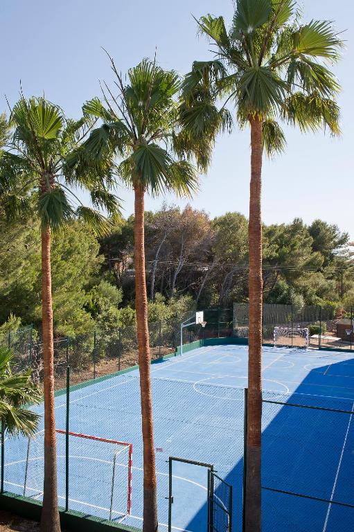Tenis a/nebo squash v ubytování Aparthotel Pierre & Vacances Mallorca Cecilia nebo okolí