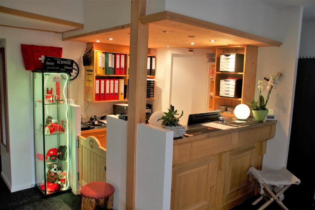 Kuchyň nebo kuchyňský kout v ubytování Hotel Sonnenhalde Wiesen