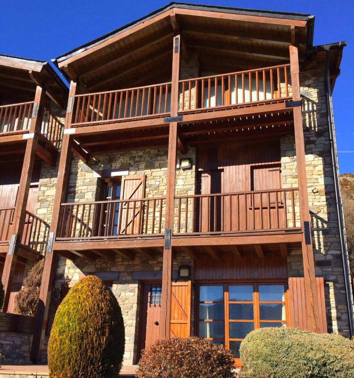 Casa adosada con piscina en Isòvol - отзывы и видео