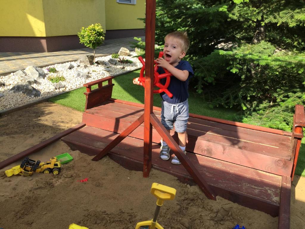 Herní místnost nebo prostor pro děti v ubytování Príma Vendégház