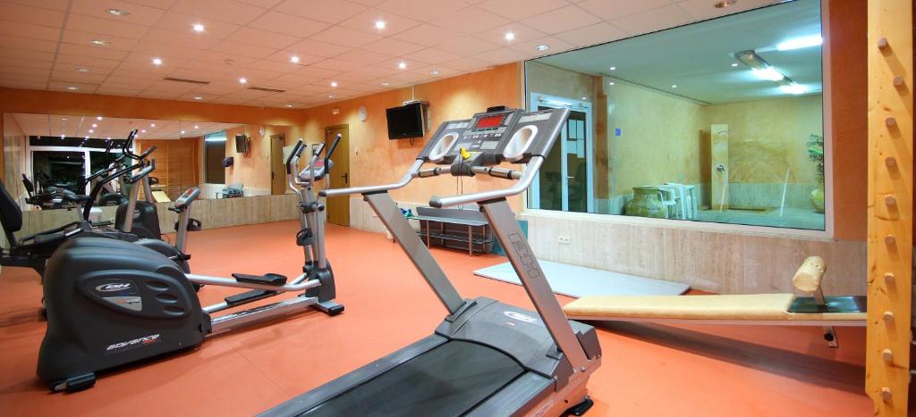 Fitness centrum a/nebo fitness zařízení v ubytování Valentin Reina Paguera - Adults Only