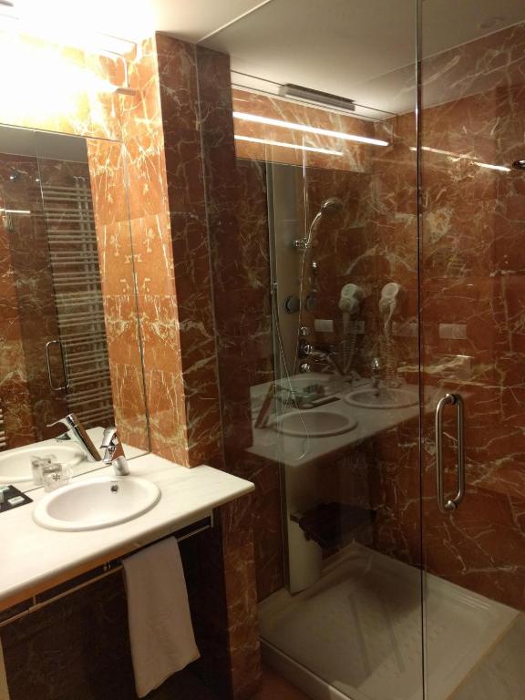 Un baño de Parador de Lorca