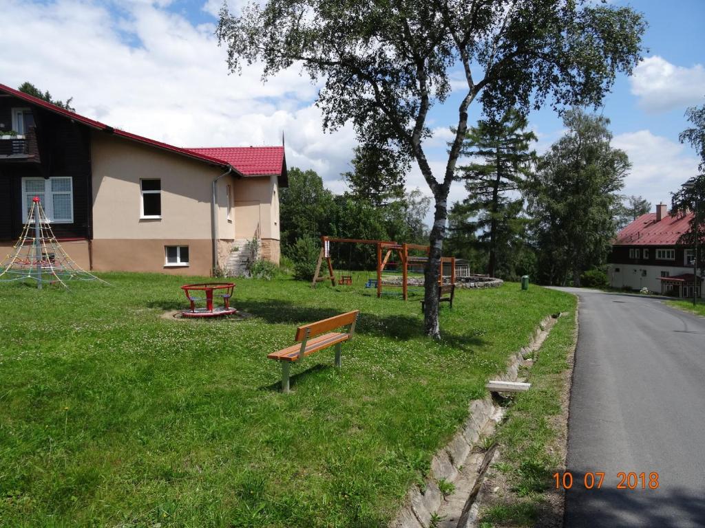 Zahrada ubytování Apartmány Hágy L+L