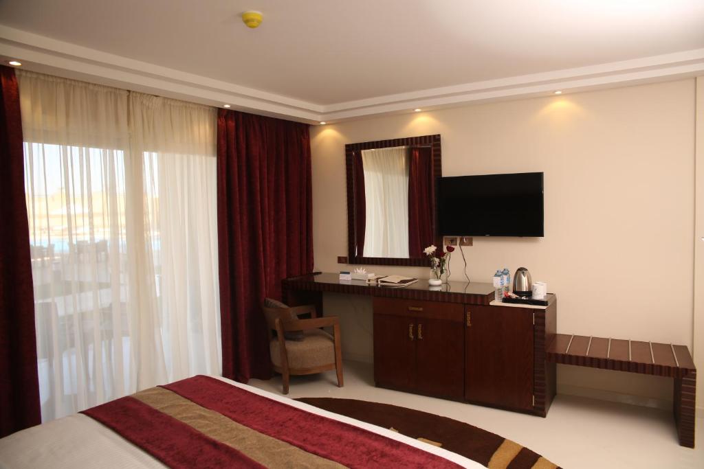 Grand Ocean El Sokhna - Deluxe Double Room (2 Adultos + 1 Niño)
