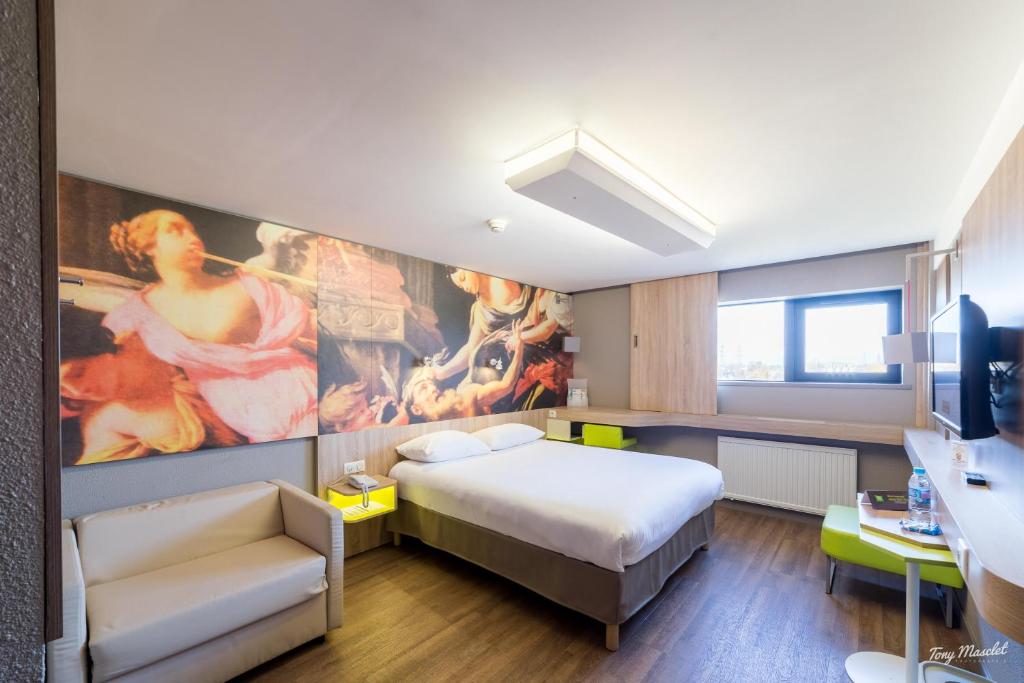 Ibis Styles Lille Marcq En Baroeul - Standard Suite With One Double Bed And Sofa