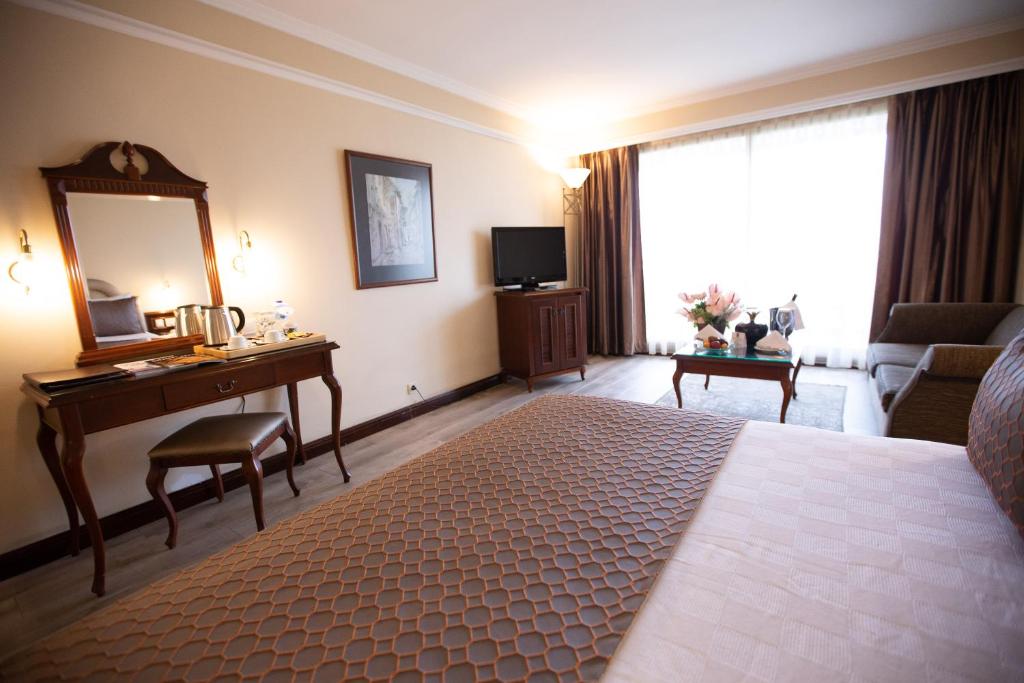 Karaca Hotel