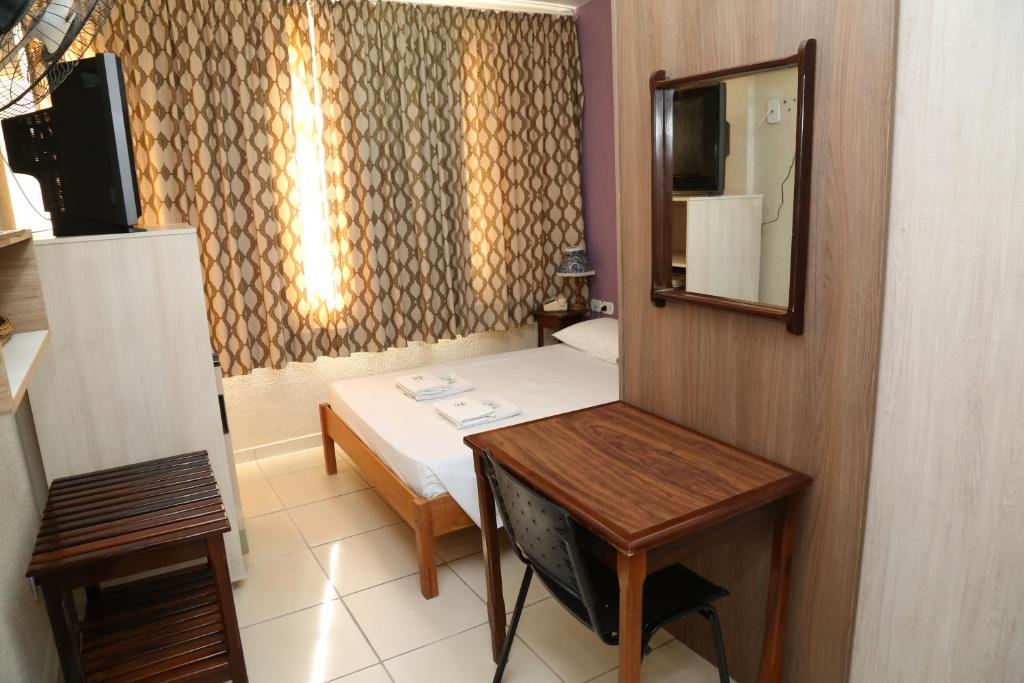  Royal Plaza Hotel