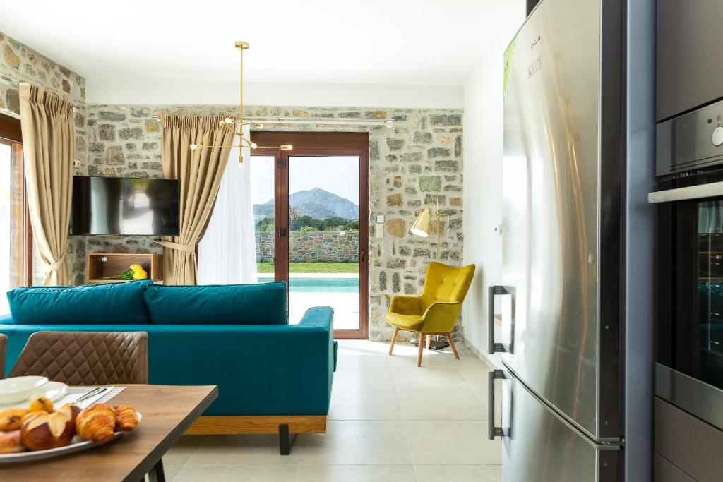 Zdjęcie z galerii obiektu Ampelonas Villas, nature-inspired retreats! w mieście Koxaré