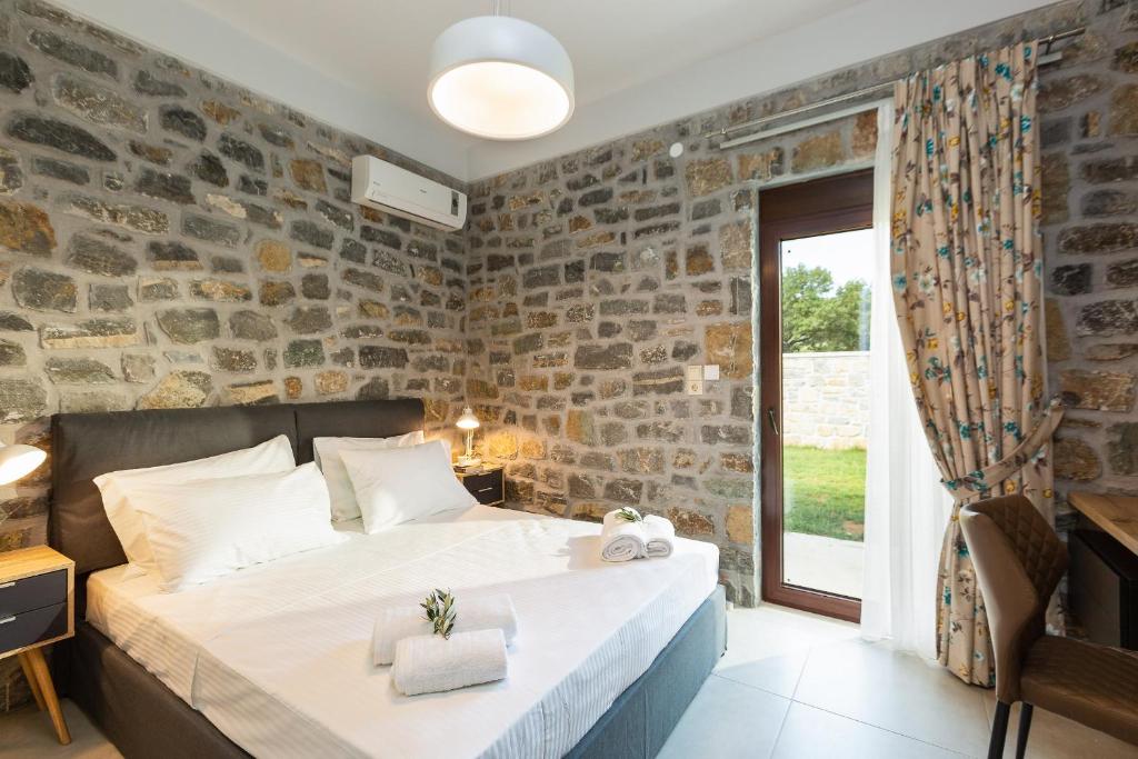 Zdjęcie z galerii obiektu Ampelonas Villas, nature-inspired retreats! w mieście Koxaré