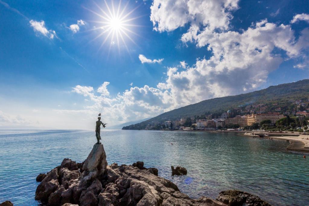 Apartment Maja Opatija with Free Private Parking and Lovely Sea View Terrace - 