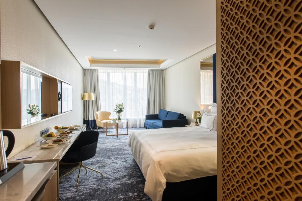 Swissotel Sarajevo - Deluxe King Room
