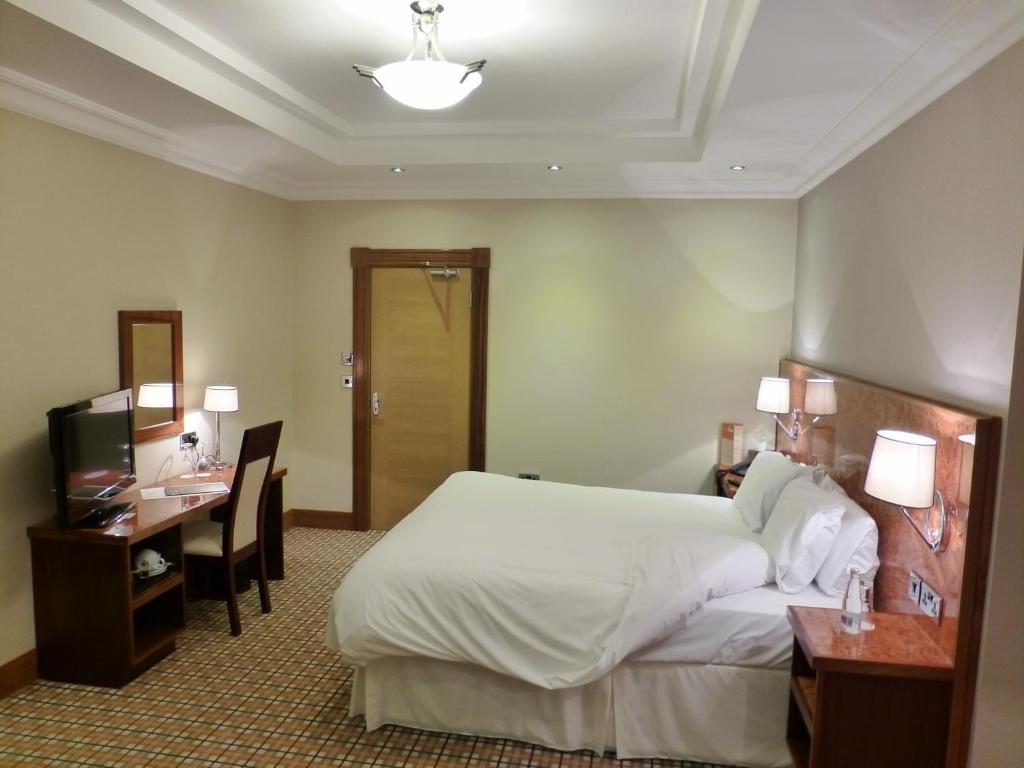 Pier Hotel - 