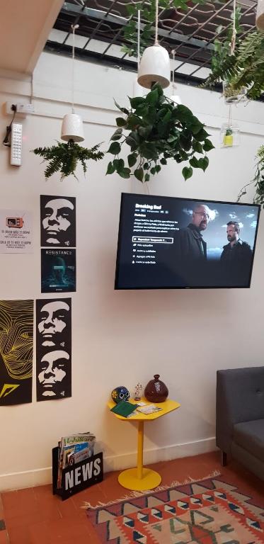 TV a/nebo společenská místnost v ubytování Noah boutique hostels Medellín