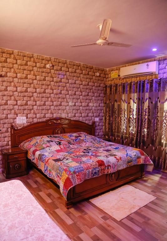Postel nebo postele na pokoji v ubytování Pushkar Cooking Art and Home Stay