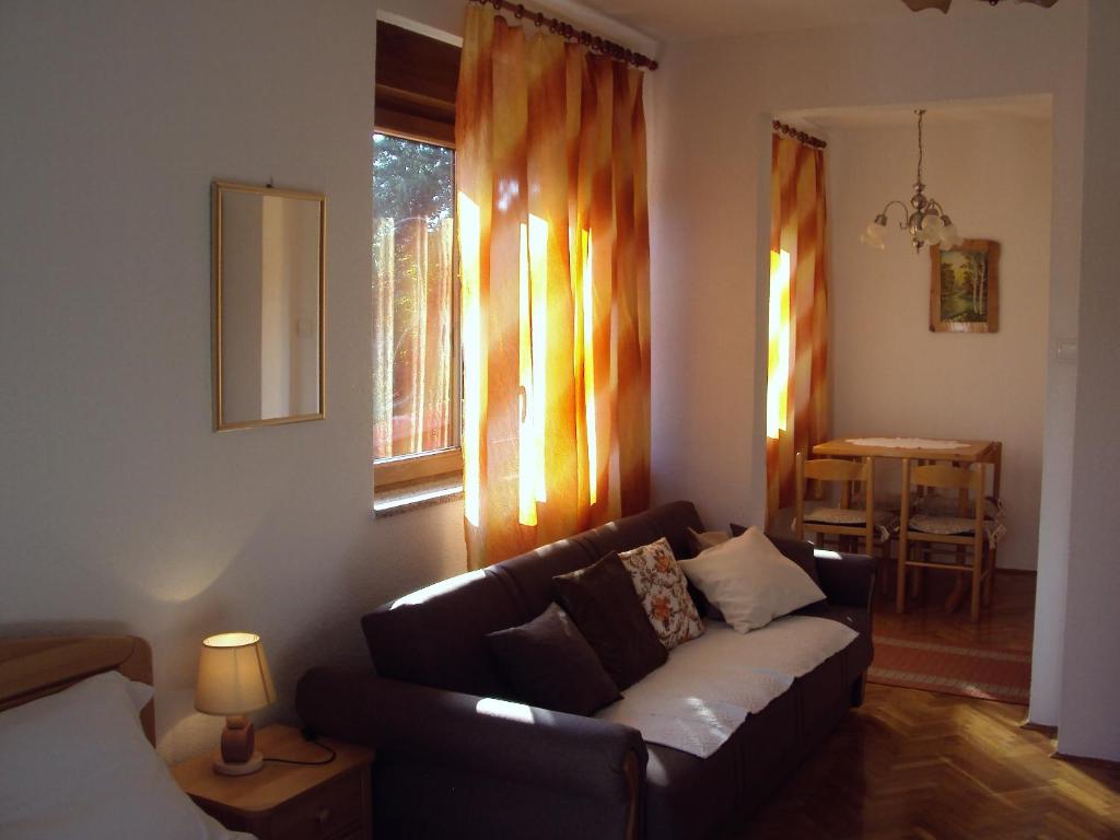 PLITVICE KONAK Daic - 3