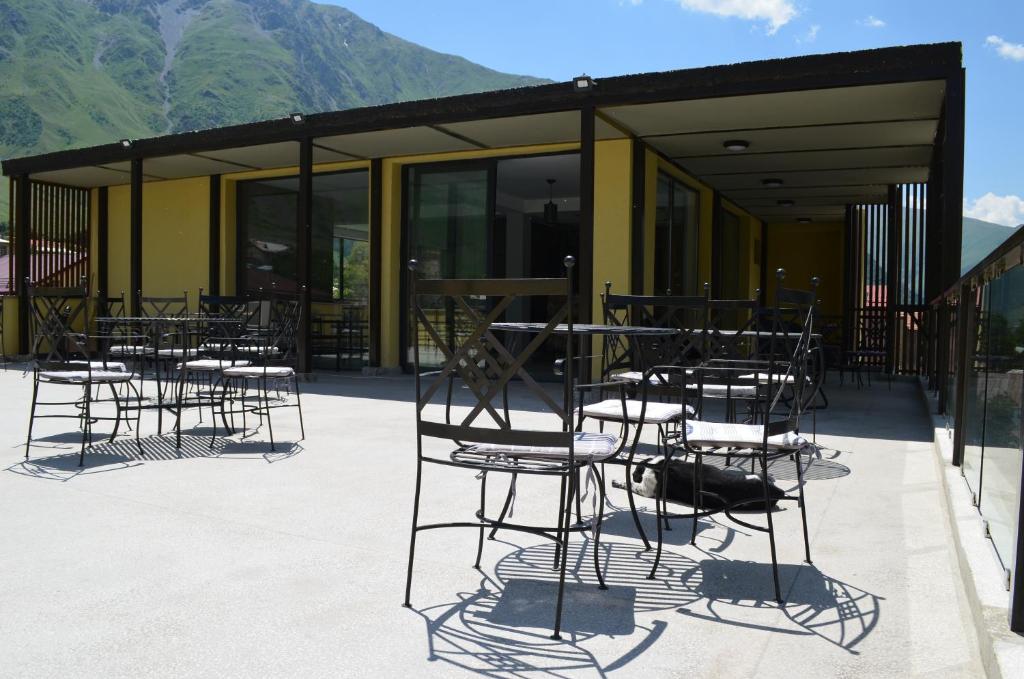 Nespecifikovaný výhled na hory nebo výhled na hory při pohledu z hotelu