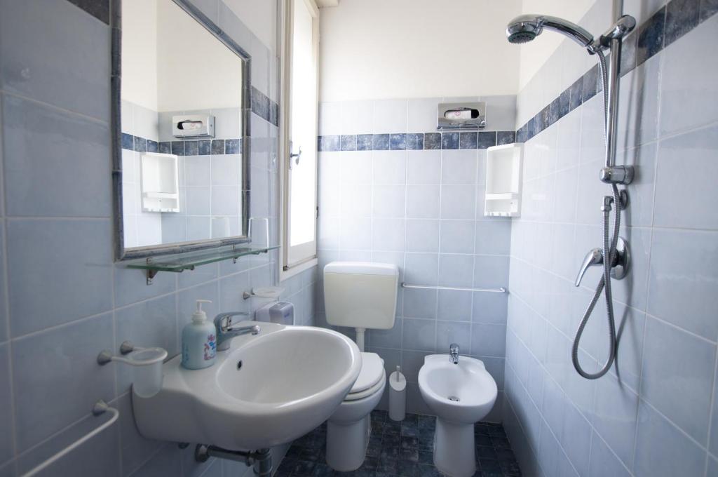 Koupelna v ubytování Hotel Edelweiss