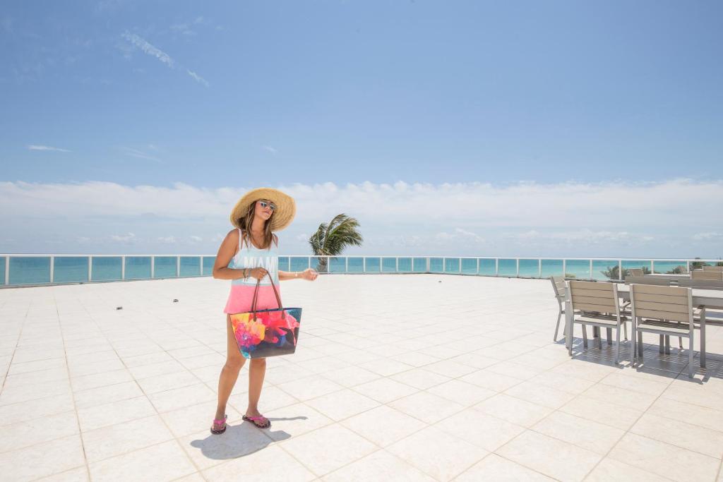New Point Miami Beach Apartments - Duplex Ocean View With Balcony