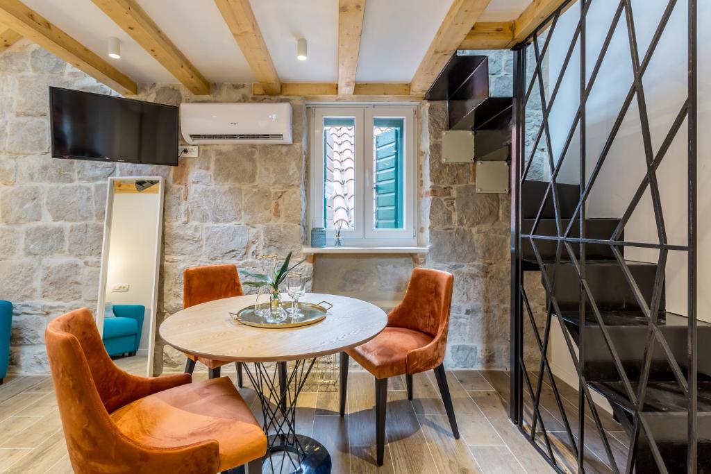 Posezení v ubytování Miara Luxury Rooms