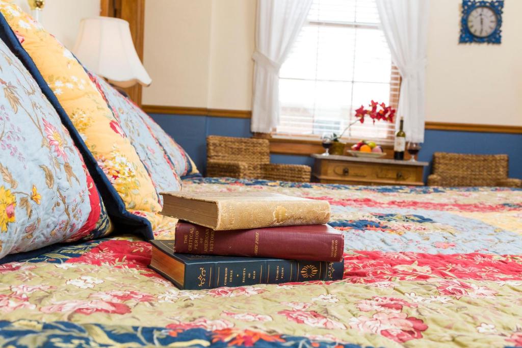 Farmers Guest House - King Room (Jennie)