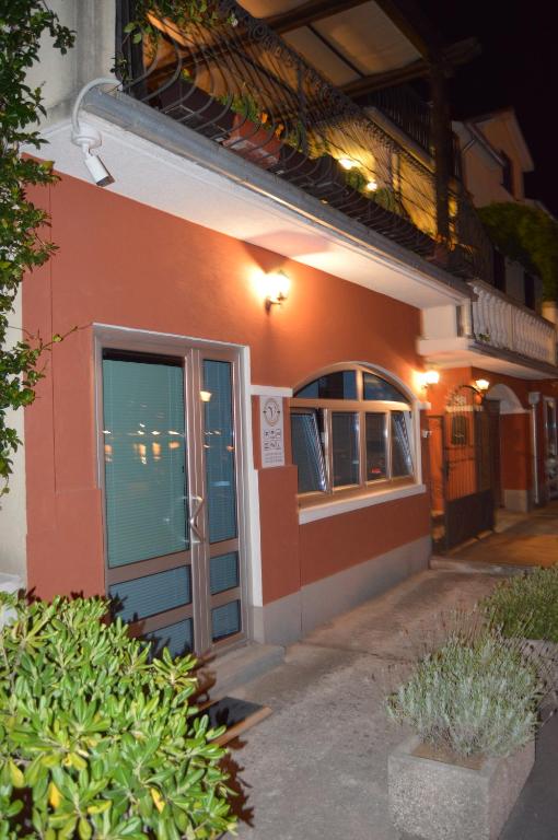 El edificio en el que está el departamento