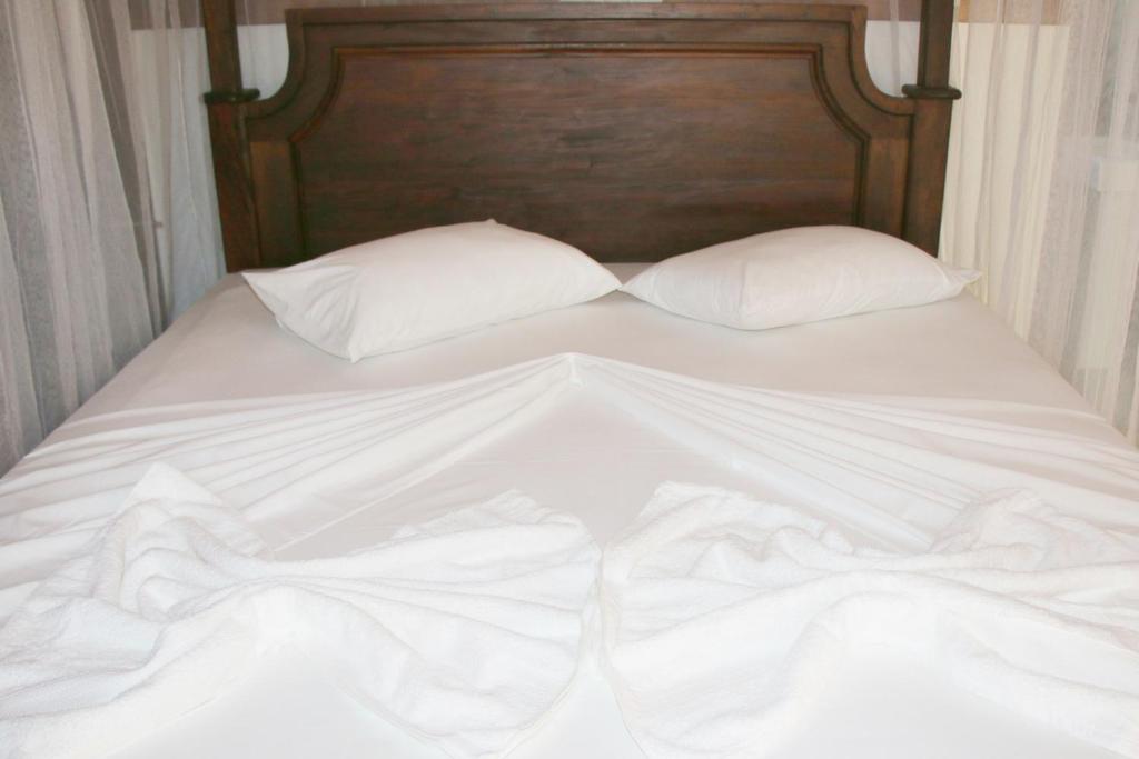 Shiva's Beach Cabanas - 10