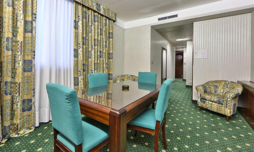 Posezení v ubytování Hotel Astoria Sure Hotel Collection By Best Western