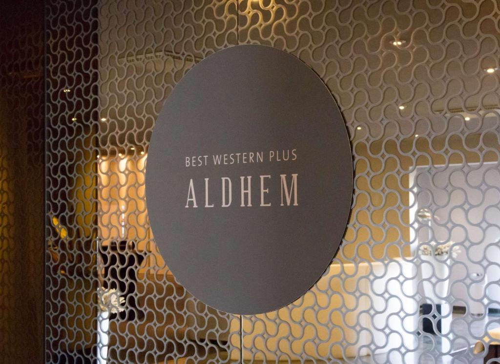 Certifikát, hodnocení, plakát nebo jiný dokument vystavený v ubytování Best Western Plus Aldhem Hotel