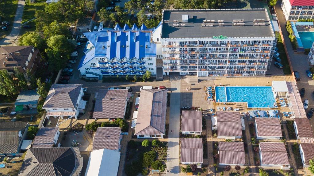 Bazén v ubytování Berizka Park Hotel nebo v jeho okolí