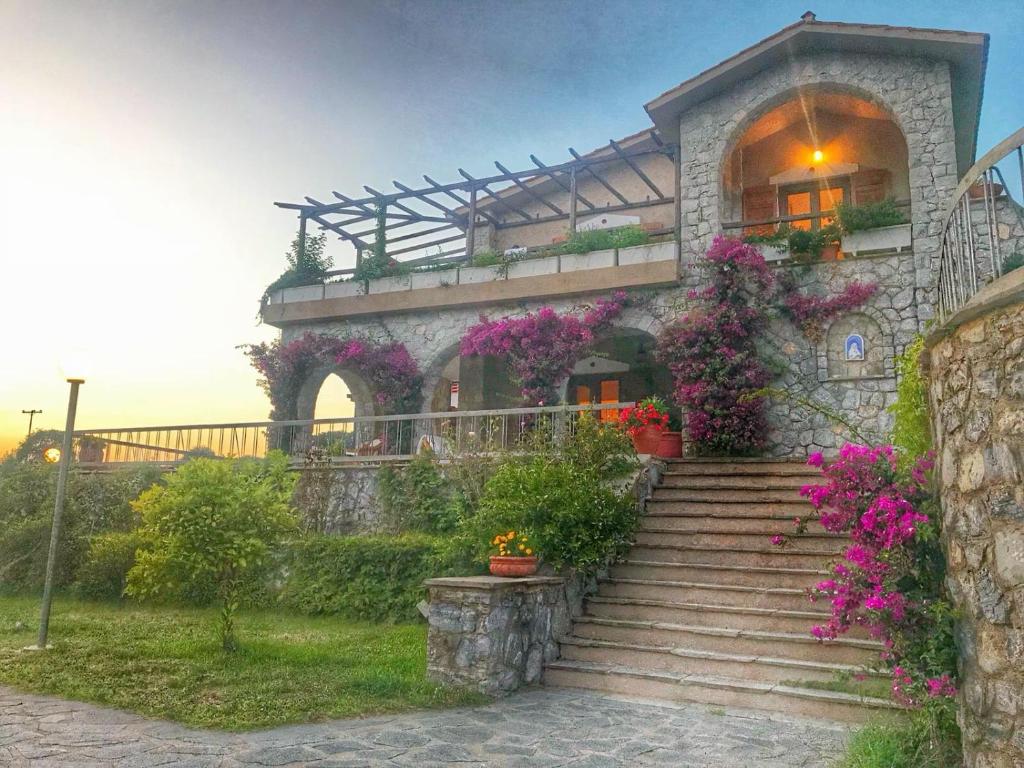 Ogród w obiekcie Villa Alba Chiara