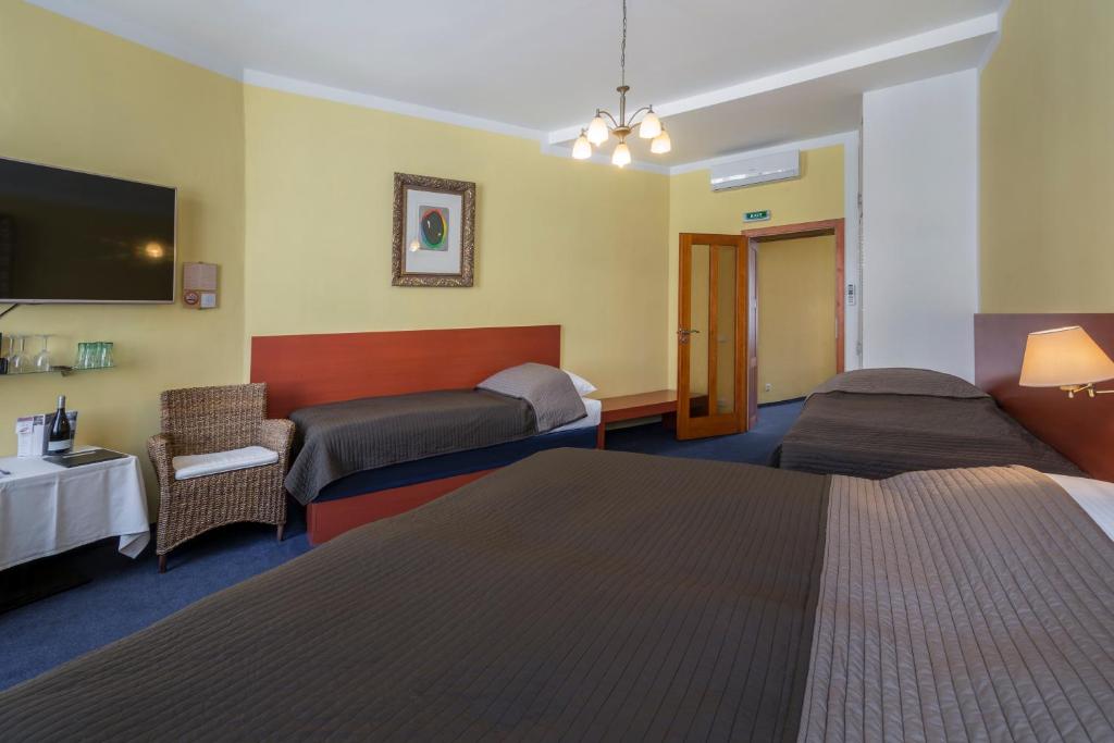 
Standard Quadruple Room
