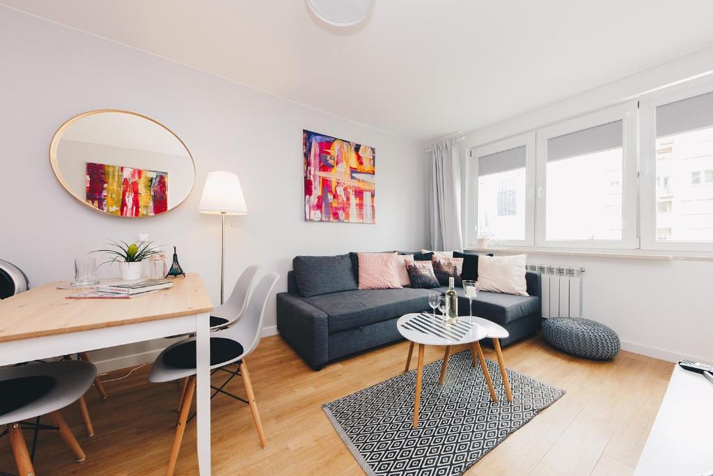 Posezení v ubytování oompH Warsaw Downtown Apartments