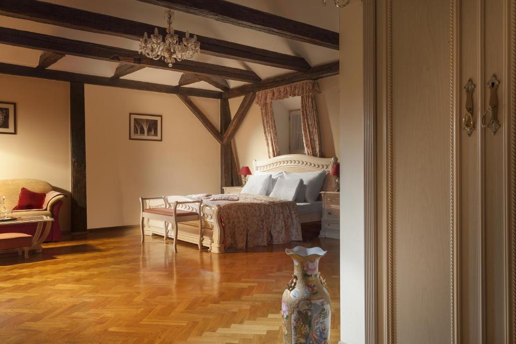 Boutique Hotel Constans - Resim 36