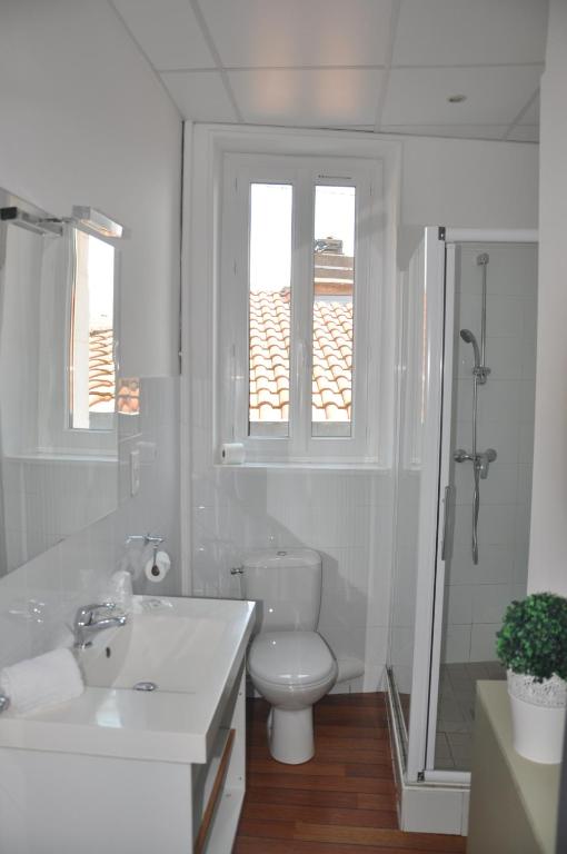 Koupelna v ubytování Hotel Cote Basque