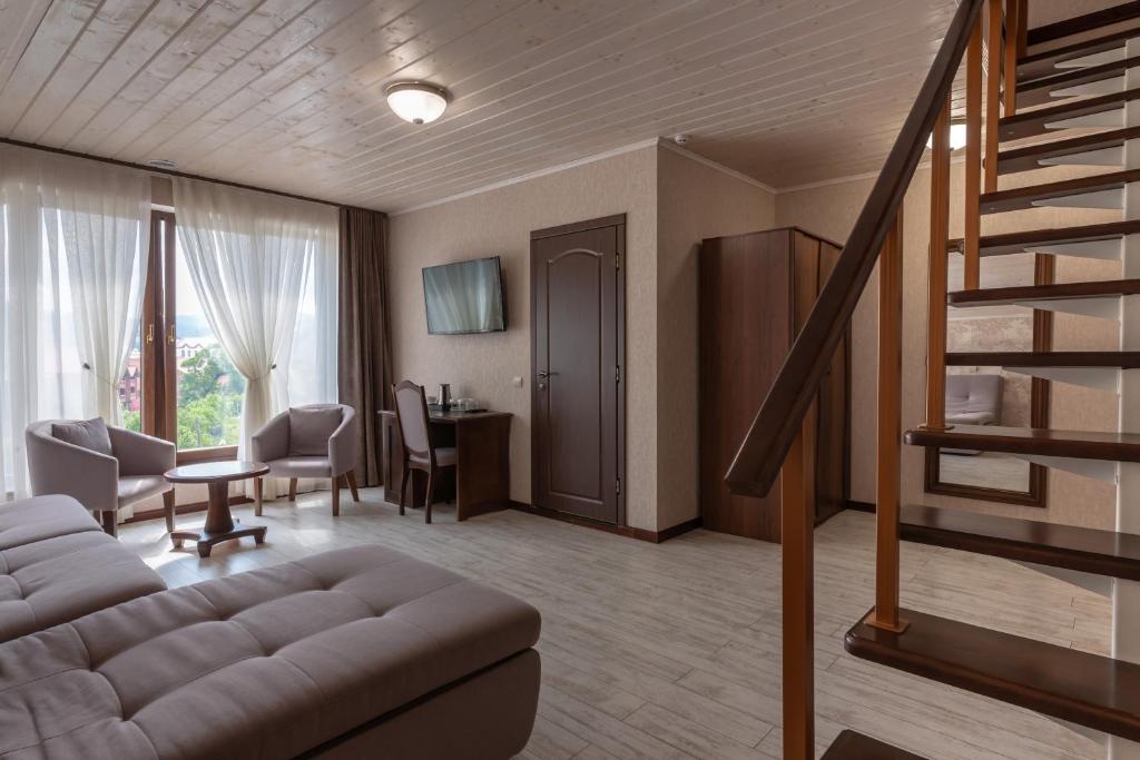 Posezení v ubytování Carparosa Hotel