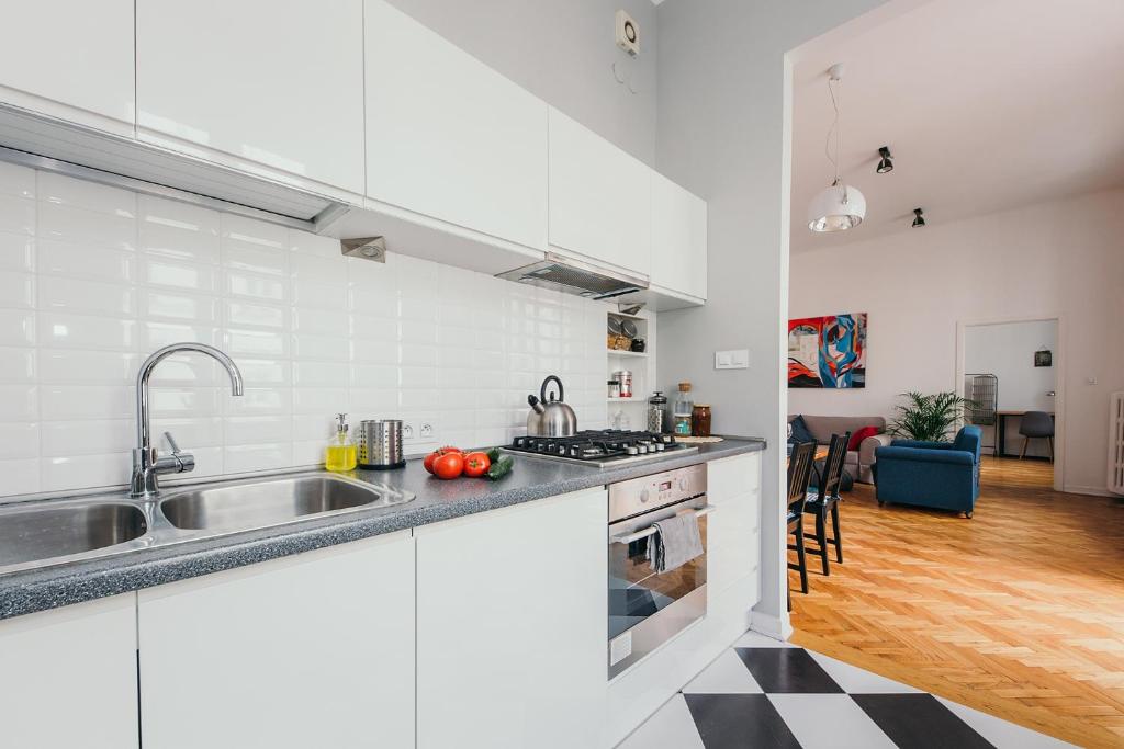 oompH Warsaw Central Elegant Apartment - 13