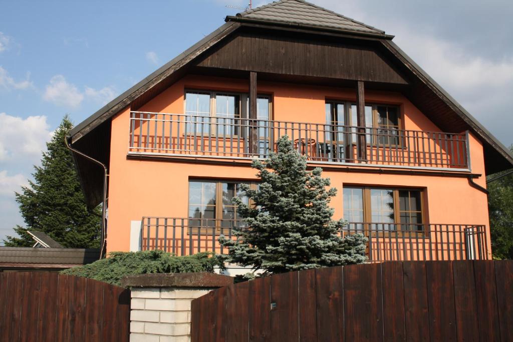 Apartmány City - Квартира с балконом
