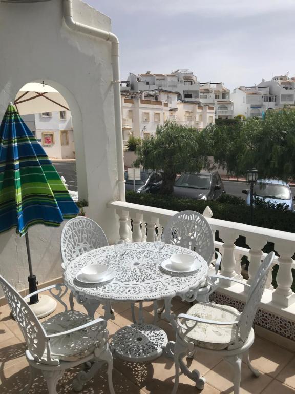 Apartment Careys Holiday Lets, Rojales, Spain - Booking.com