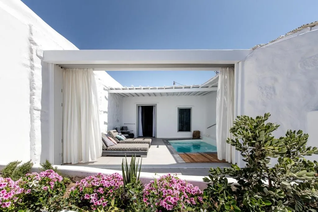 Blanc Pool Suite