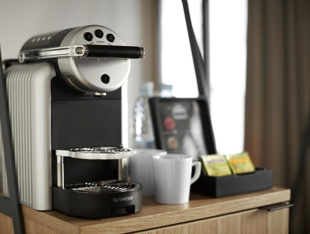 Tetera y cafetera en 71 Nyhavn Hotel