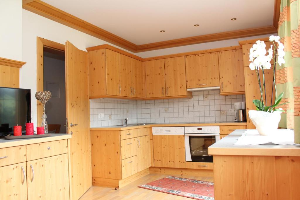 Kuchyň nebo kuchyňský kout v ubytování Appartements Moahof Zuhaus
