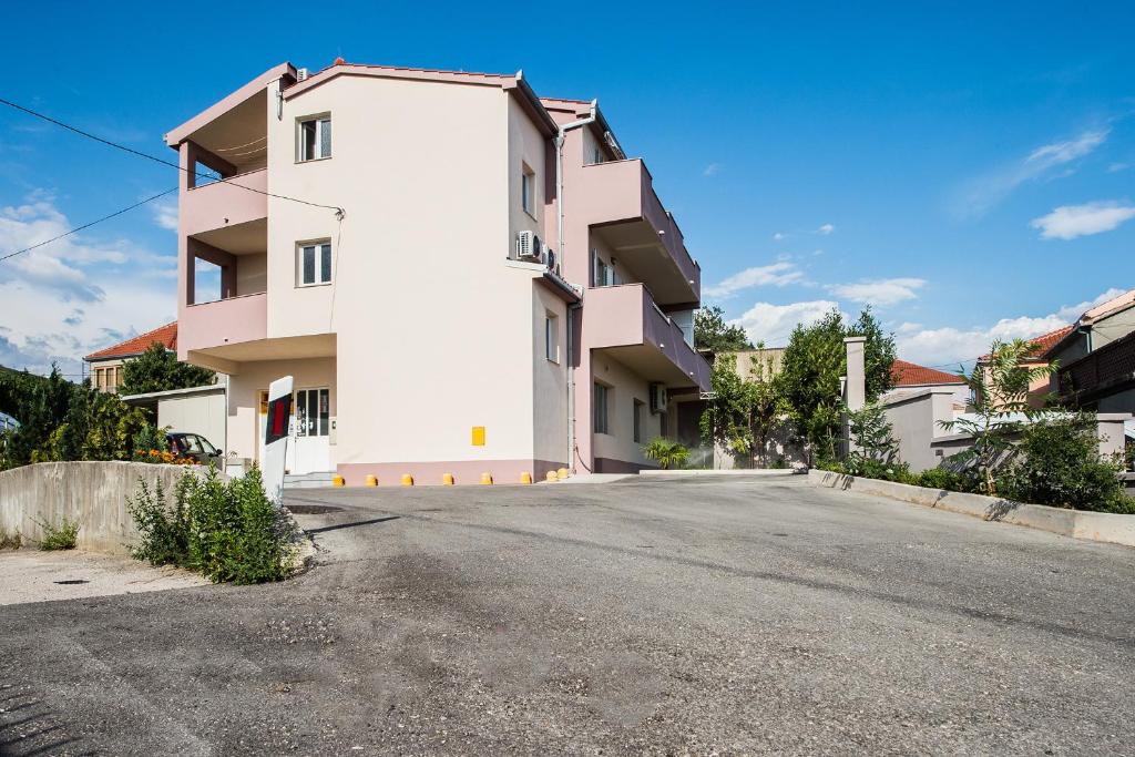 Budova, v ktorej sa apartmán nachádza